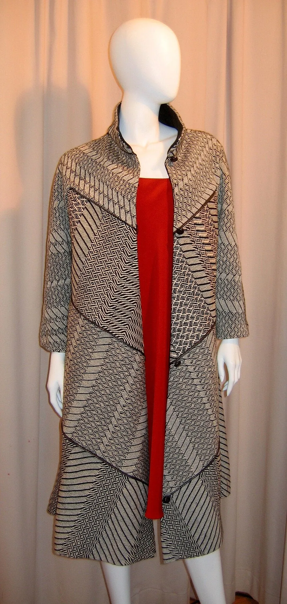 Bias Tier Coat