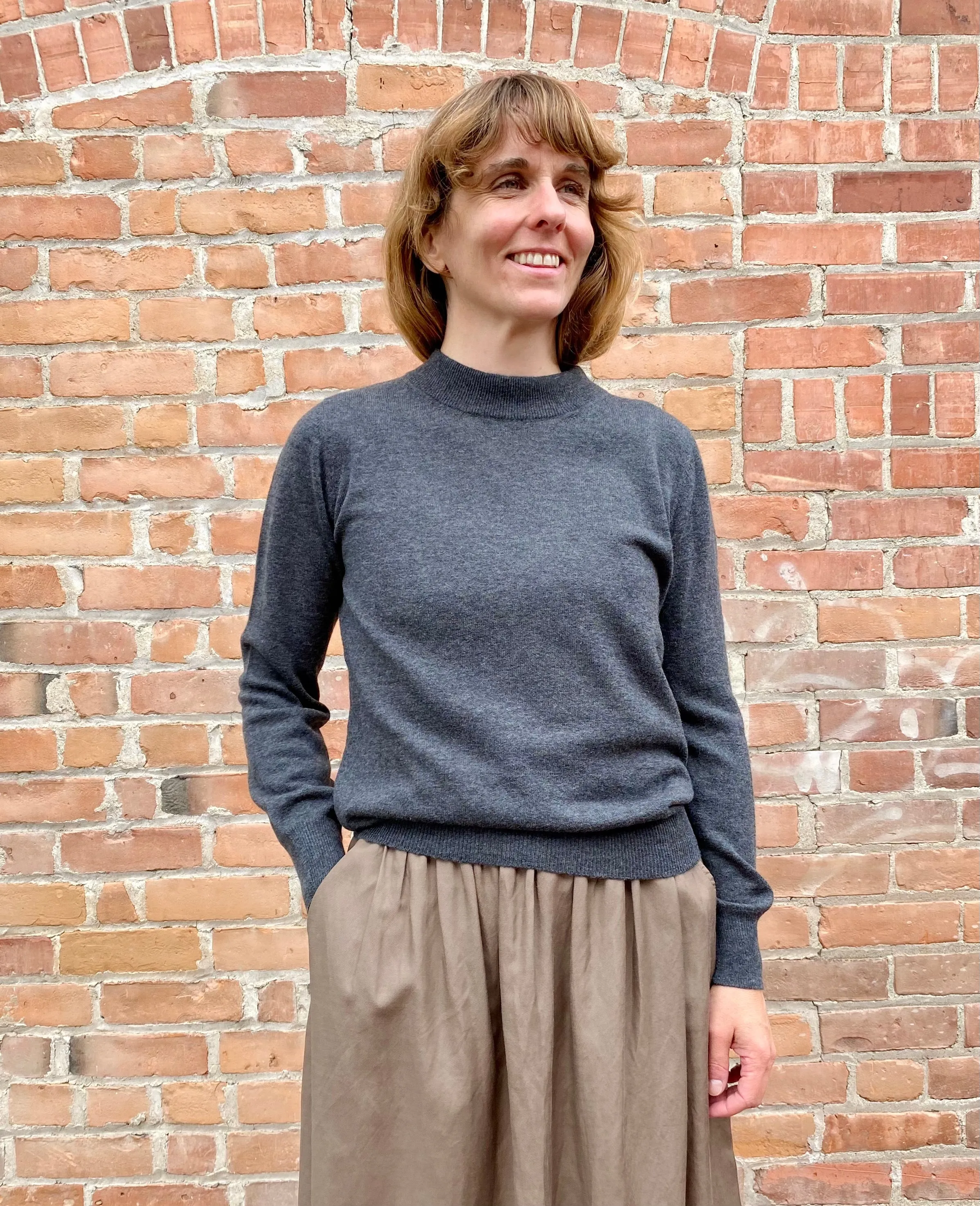Merino O-Neck Sweater in Charcoal Grey