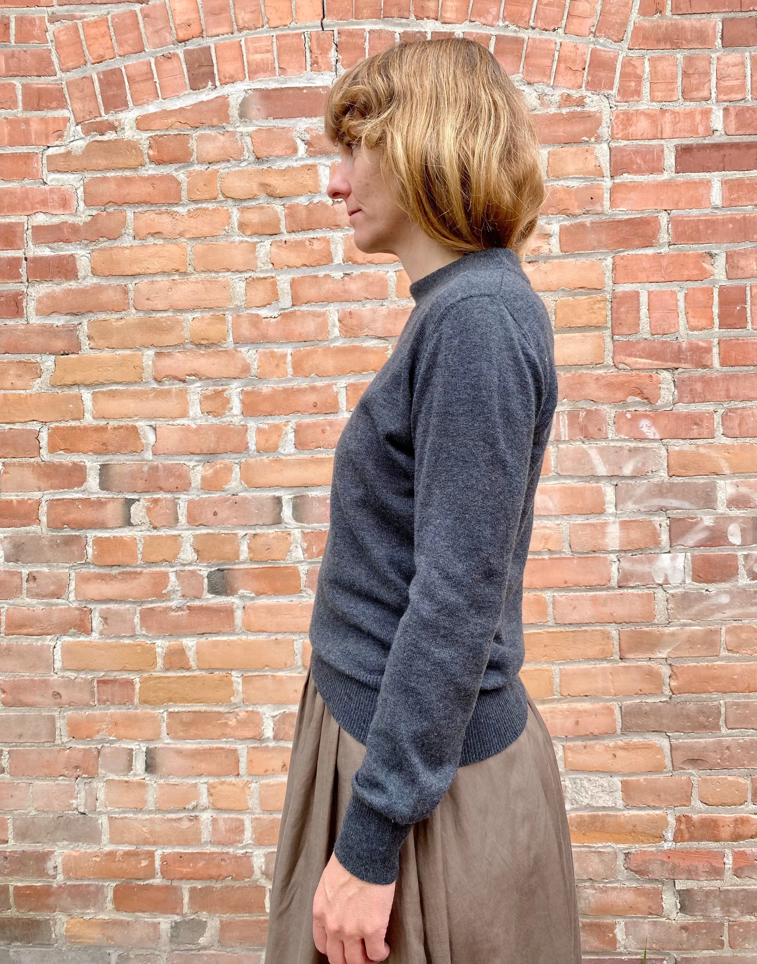 Merino O-Neck Sweater in Charcoal Grey
