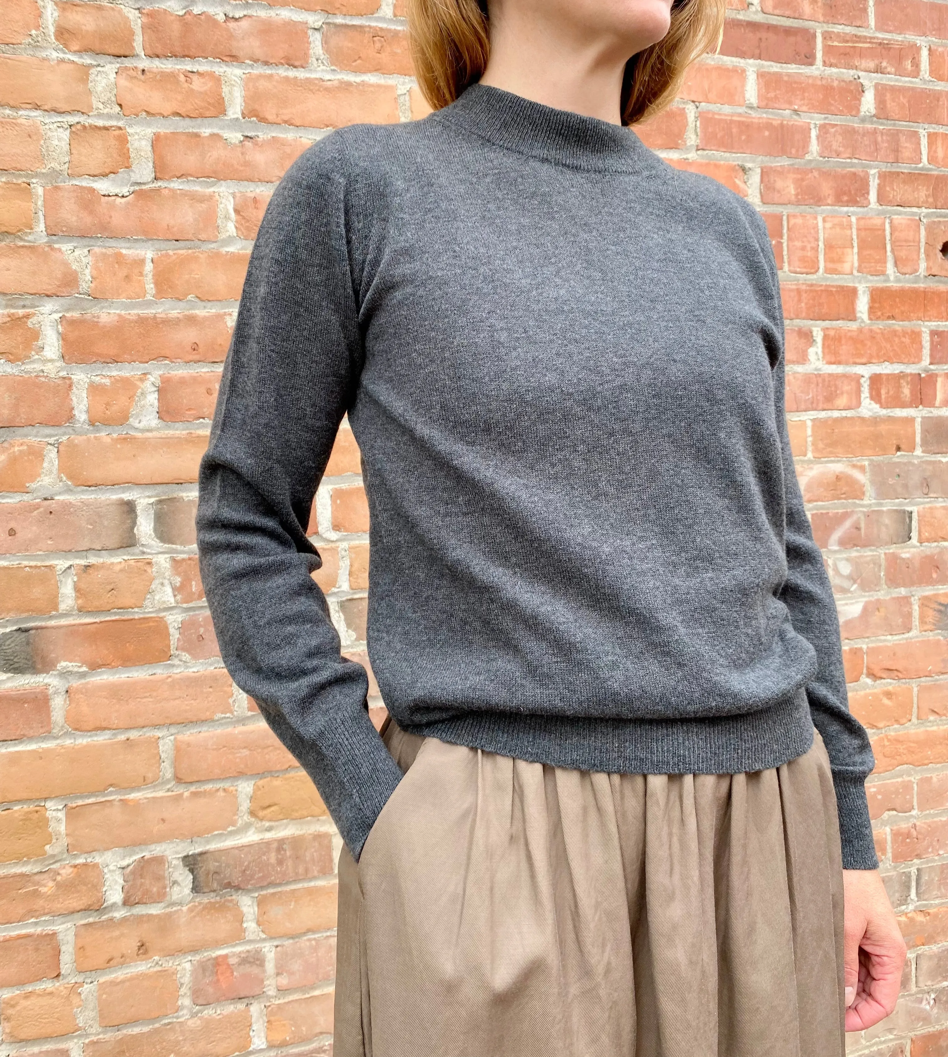 Merino O-Neck Sweater in Charcoal Grey