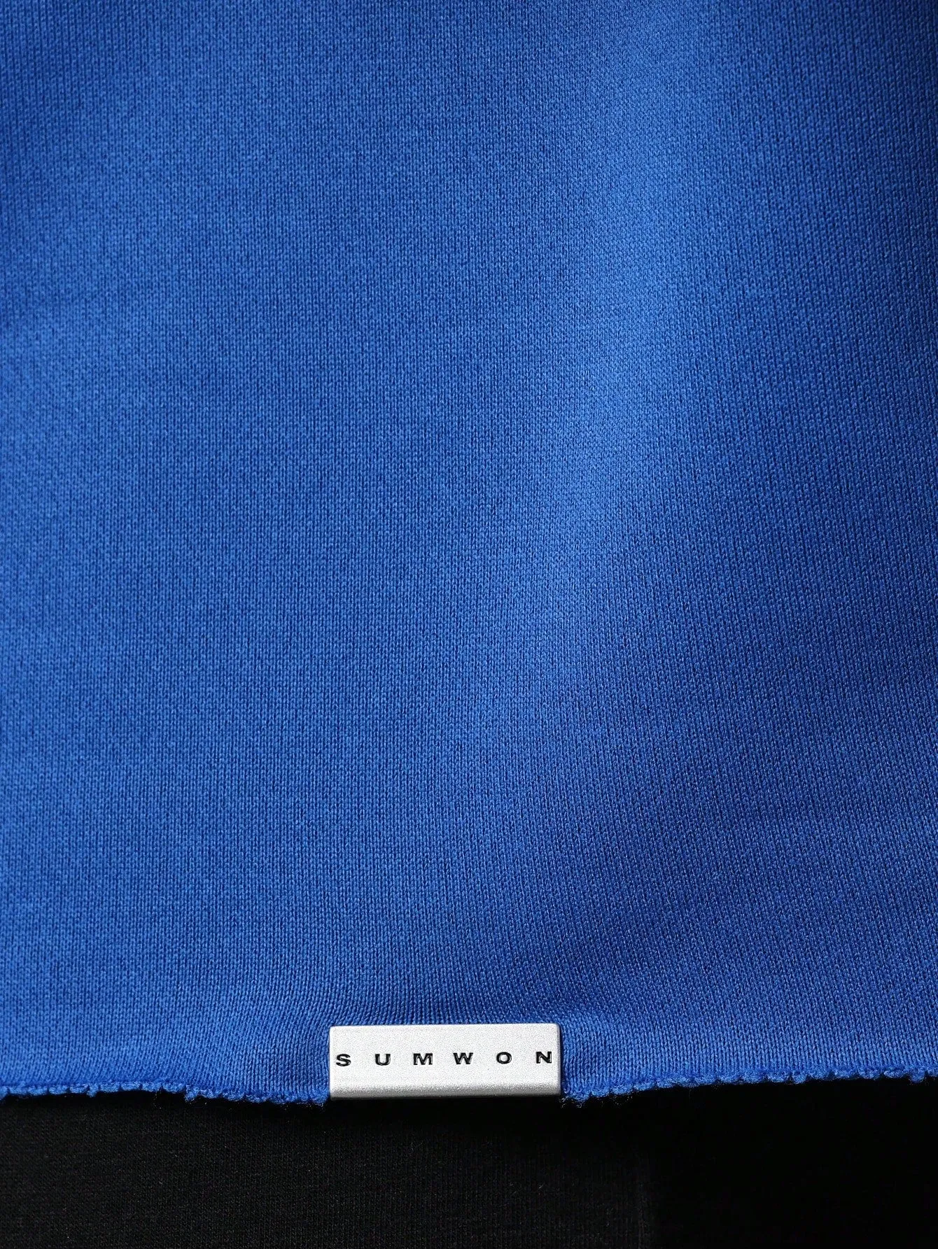 SUMWON Crop Fit Raw Hem Sweatshirt With Back Graphic Print